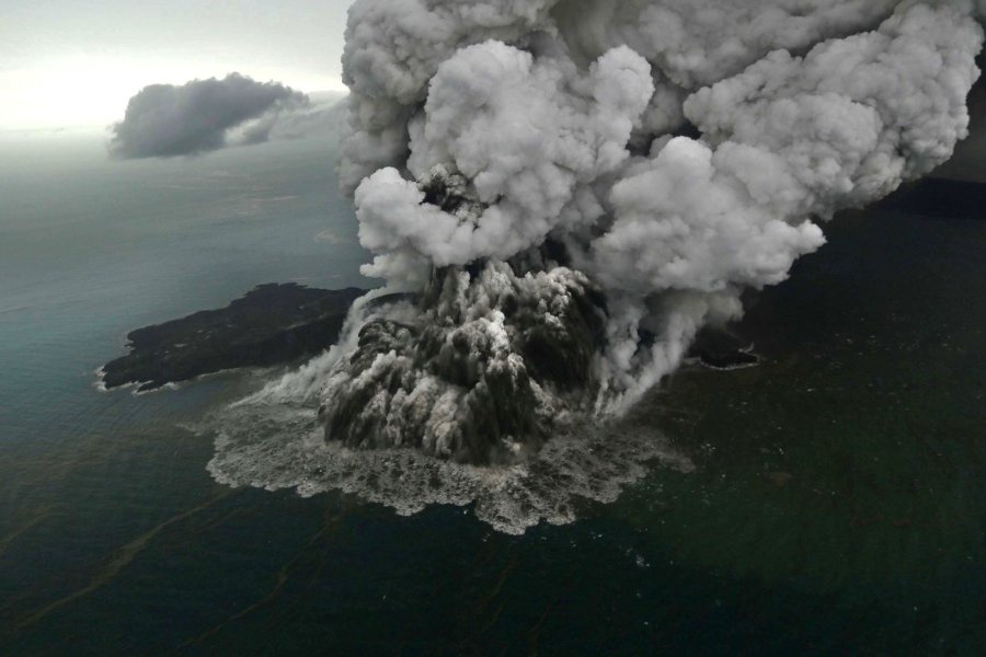 A erupção do vulcão Anak Krakatoa, na Indonésia – Eco Nordeste