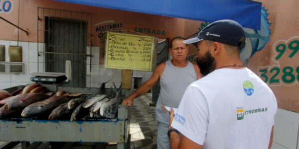 Foram realizados trabalhos de campo e entrevistas nos diversos setores | Fotos: Leandro Santos / Projeto Coral Vivo