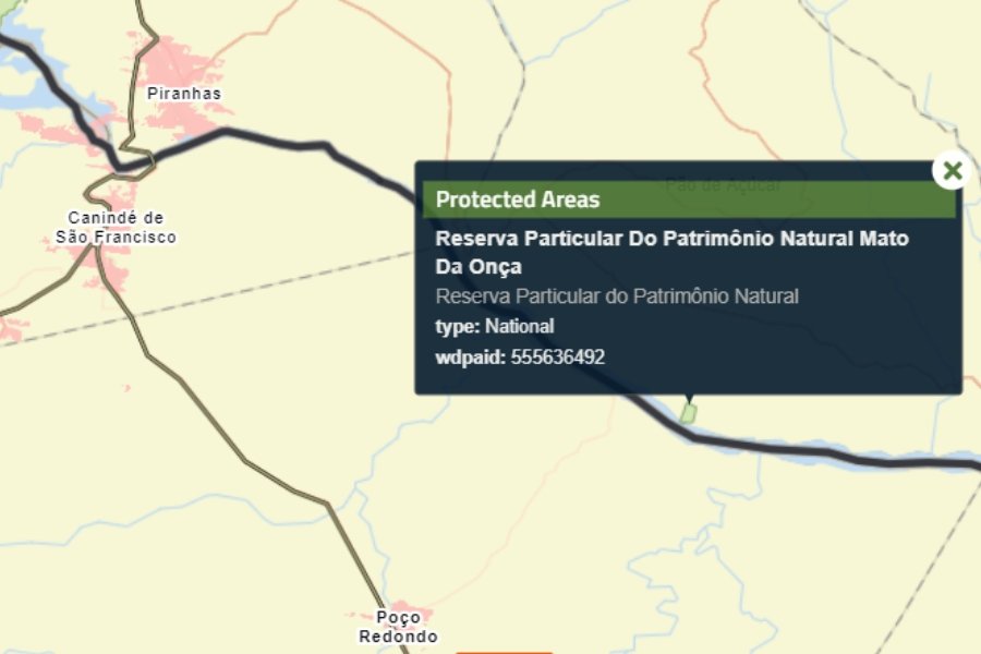 Mapa demonstra em verde áreas de proteção ambiental, em rosa as áreas urbanas. Ao centro um box destaca a localização geográfica da Reserva Mato da Onça e seu registro como Patrimônio Natural